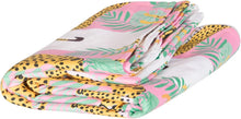 Lataa kuva Galleria-katseluun, Quick Dry Towel - Curious Leopard