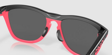 Load image into Gallery viewer, Oakley Frogskins sunglasses