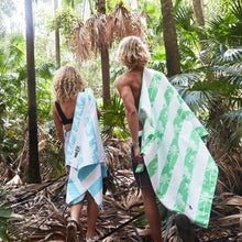 Lataa kuva Galleria-katseluun, Quick Dry Towel WDC Whale - MyBeachStore