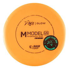 Ielādējiet attēlu galerijas skatītājā, ACE LINE M MODEL US BASEGRIP GLOW PLASTIC Disc golf disc
