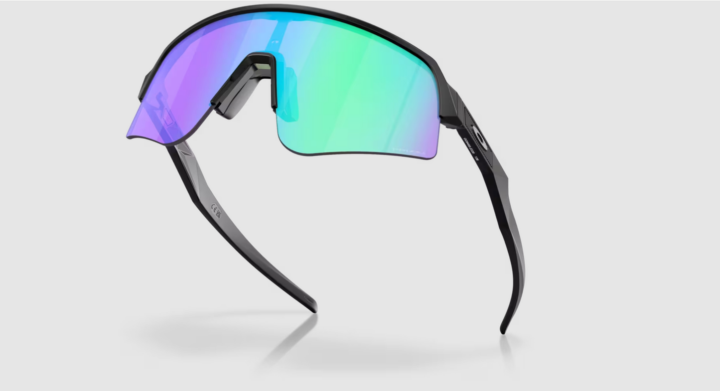 Солнцезащитные очки Oakley Sutro Lite Sweep