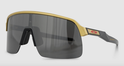 Солнцезащитные очки Oakley Sutro Lite Sweep